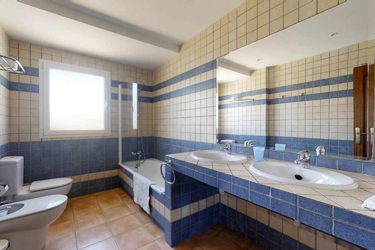 קורלחו Anju Villas Villa At 100 Meters Far Of The Beach מראה חיצוני תמונה